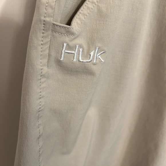 HUK performance fishing cargo shorts used in size XXL Good condition in tan - Picture 9 of 11